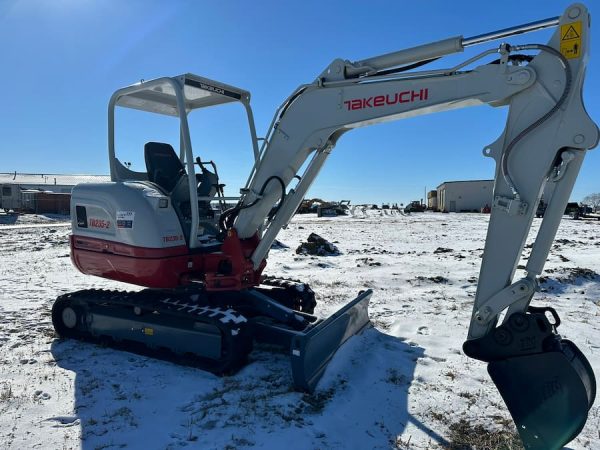 Takeuchi Compact (Mini) Excavator TB235-2R - 123604520