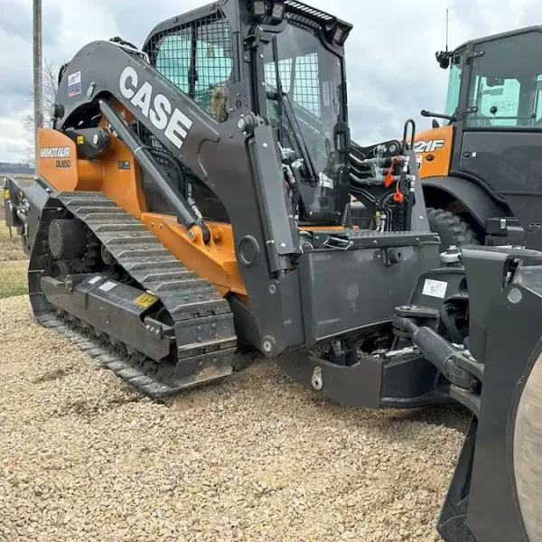 CASE Minotaur™ DL550 Compact Dozer Loader - NPM440471