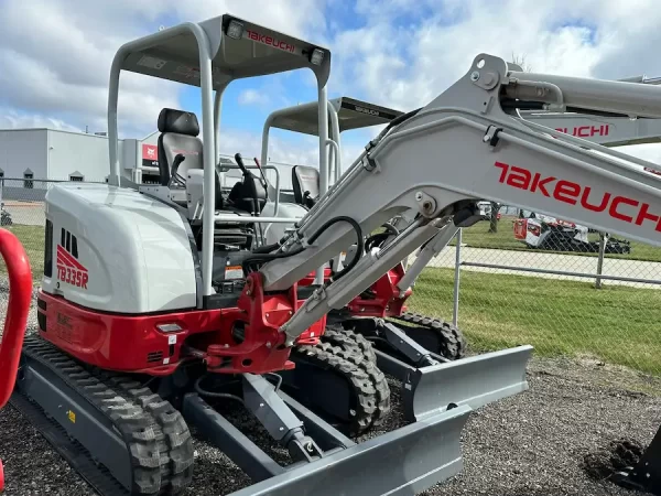 Takeuchi Compact Excavator TB335R-R - 135300347