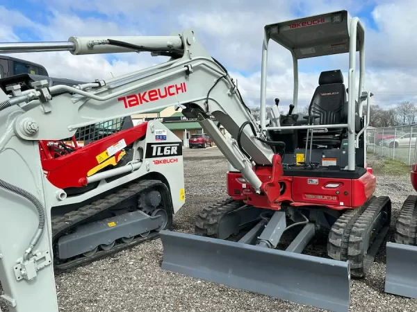 Takeuchi Compact Excavator TB335R-R - 135300347