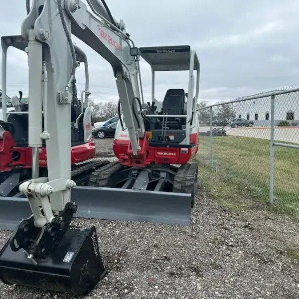 Takeuchi Compact (Mini) Excavator TB235-2R - 123604594