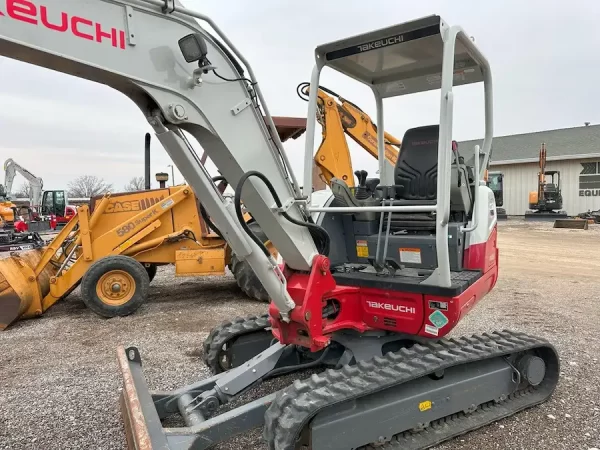 2021 Takeuchi TB235-2R Compact (Mini) Excavator - 123602312