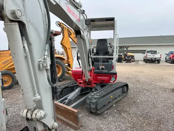 2021 Takeuchi TB235-2R Compact (Mini) Excavator - 123602312