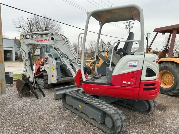 2021 Takeuchi TB235-2R Compact (Mini) Excavator - 123602312