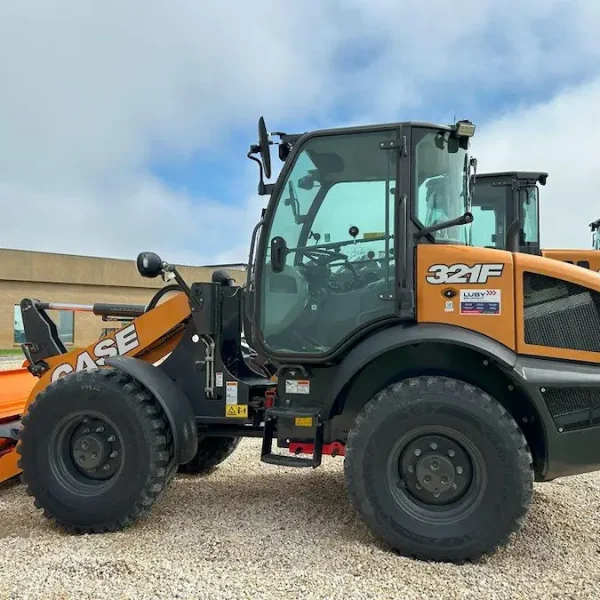 2024 CASE 321F Compact Wheel Loader - EQ0034191