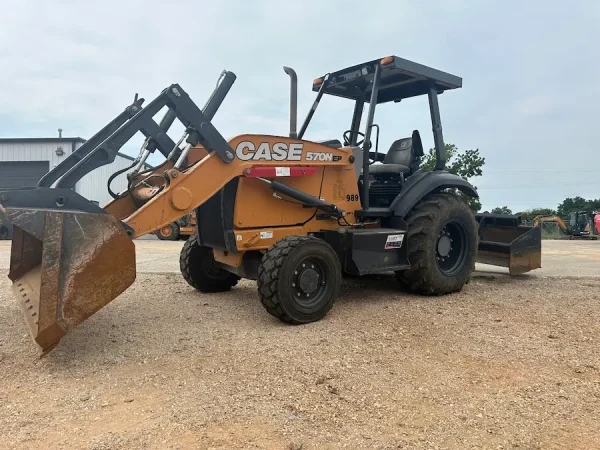 2017 CASE 570N EP Tractor Loader - EQ0036913