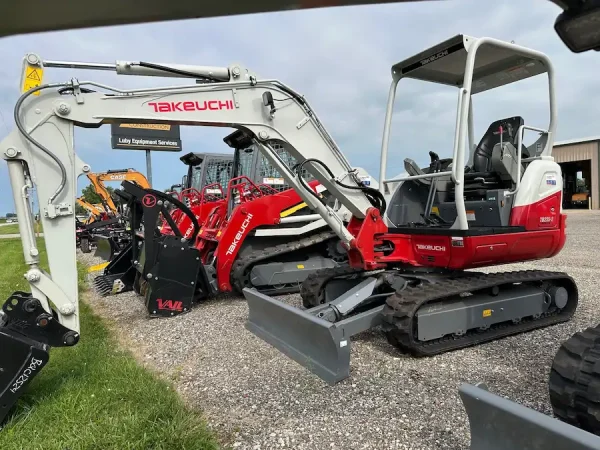 2024 Takeuchi Compact (Mini) Excavator TB235-2R - EQ0026737