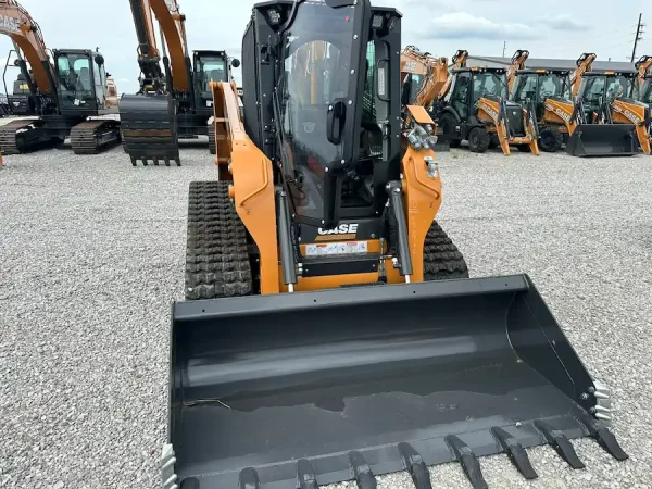 2024 CASE TR310B Compact Track Loader - EQ0033960