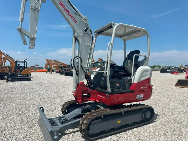 2024 Takeuchi Compact (Mini) Excavator TB235-2R - EQ0026733