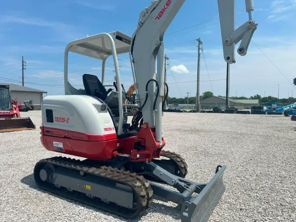 2024 Takeuchi Compact (Mini) Excavator TB235-2R - EQ0026733