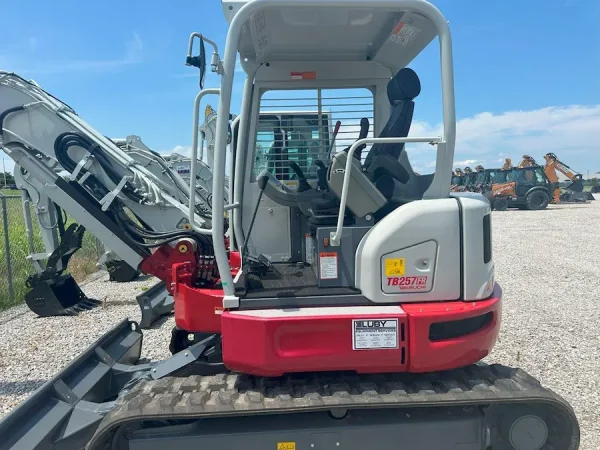 2024 Takeuchi Compact Excavator TB257FRR - EQ0028939