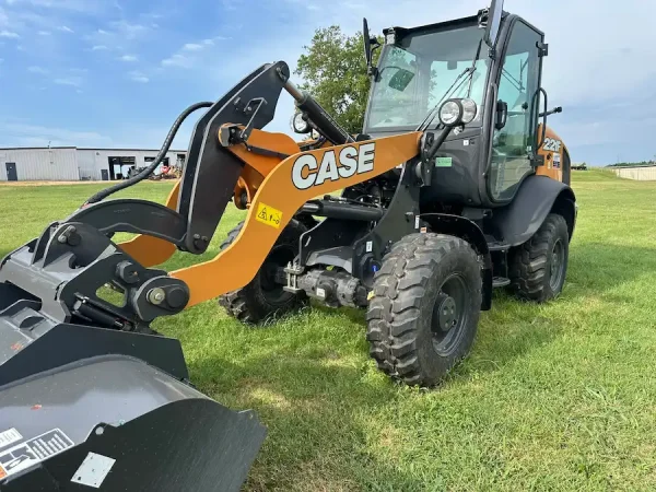 2024 CASE 221F Compact Wheel Loader - EQ0034575