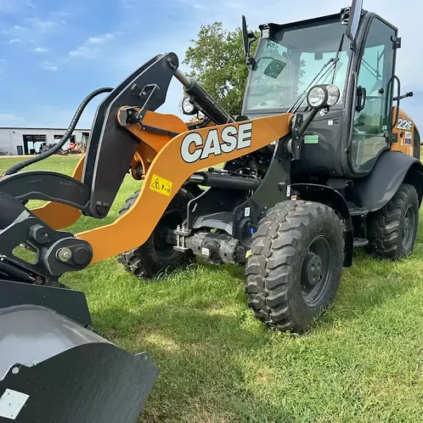 2024 CASE 221F Compact Wheel Loader - EQ0034575