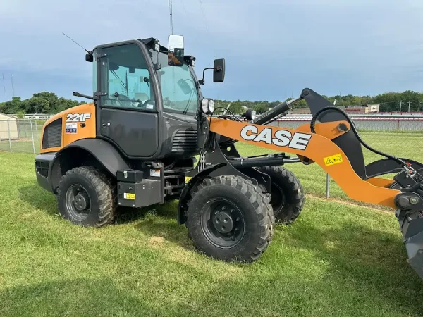 2024 CASE 221F Compact Wheel Loader - EQ0034575