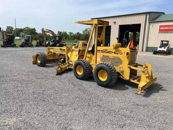 1992 GEHL MG747 Motor Grader - 06980014